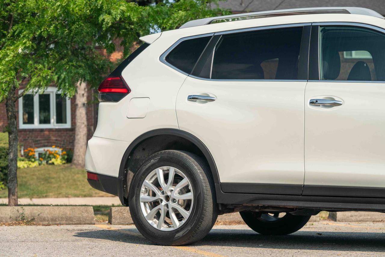 2017 Nissan Rogue SV - Photo #11