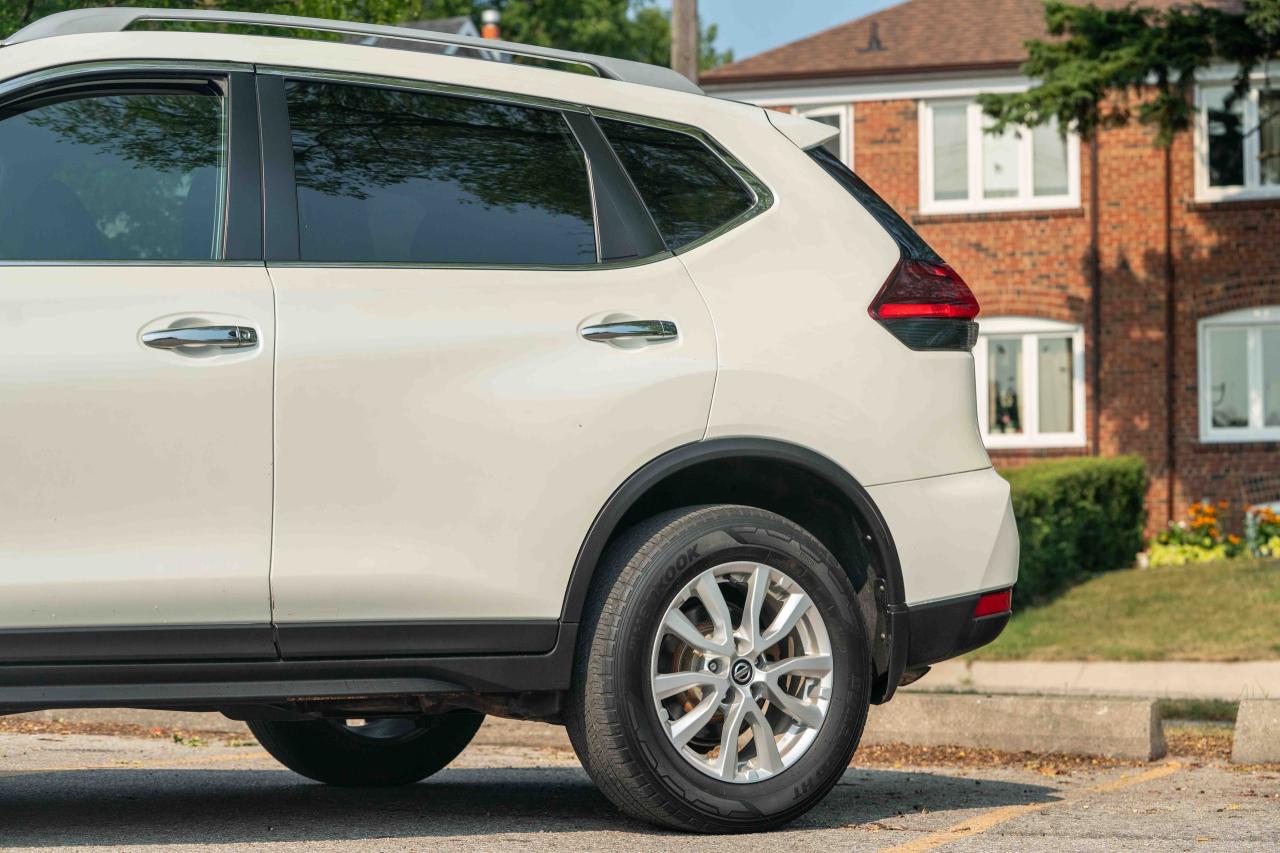 2017 Nissan Rogue SV - Photo #15
