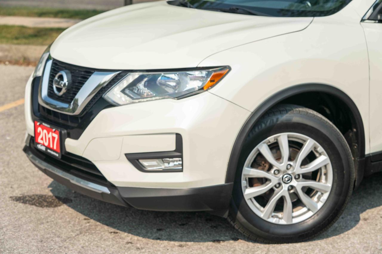 2017 Nissan Rogue SV - Photo #17