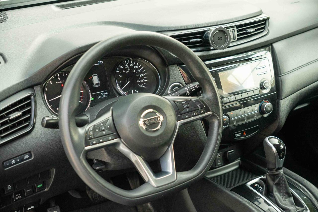 2017 Nissan Rogue SV - Photo #21
