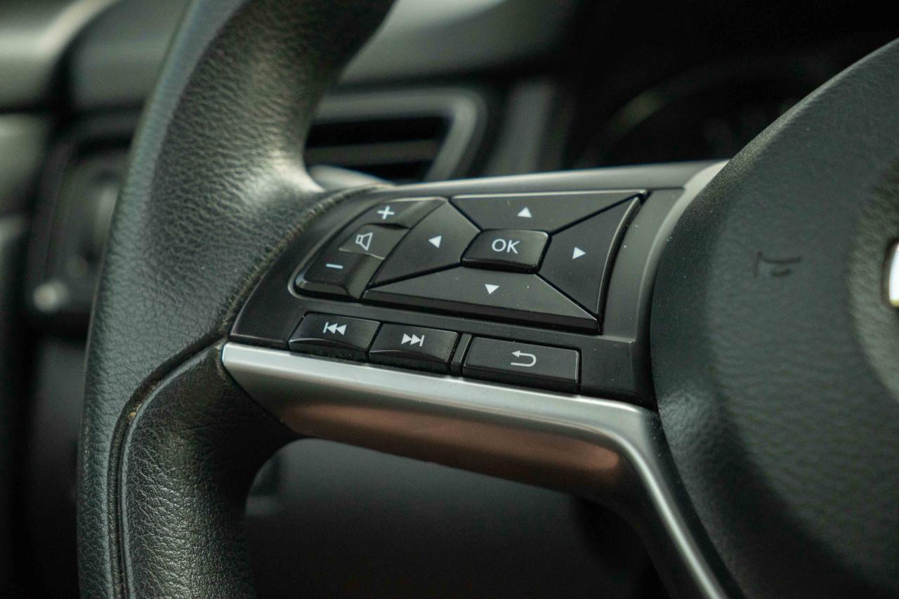 2017 Nissan Rogue SV - Photo #26