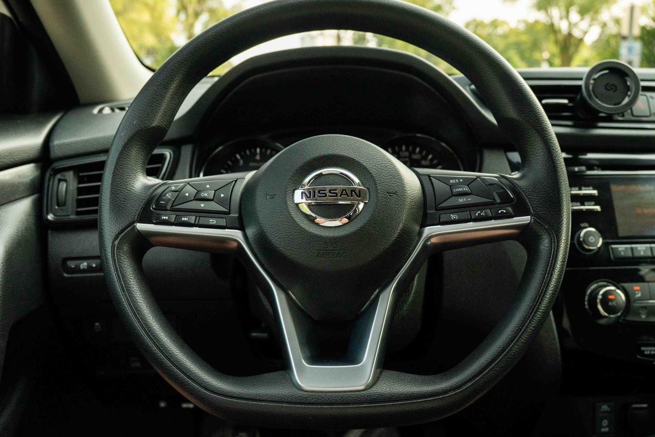2017 Nissan Rogue SV - Photo #27