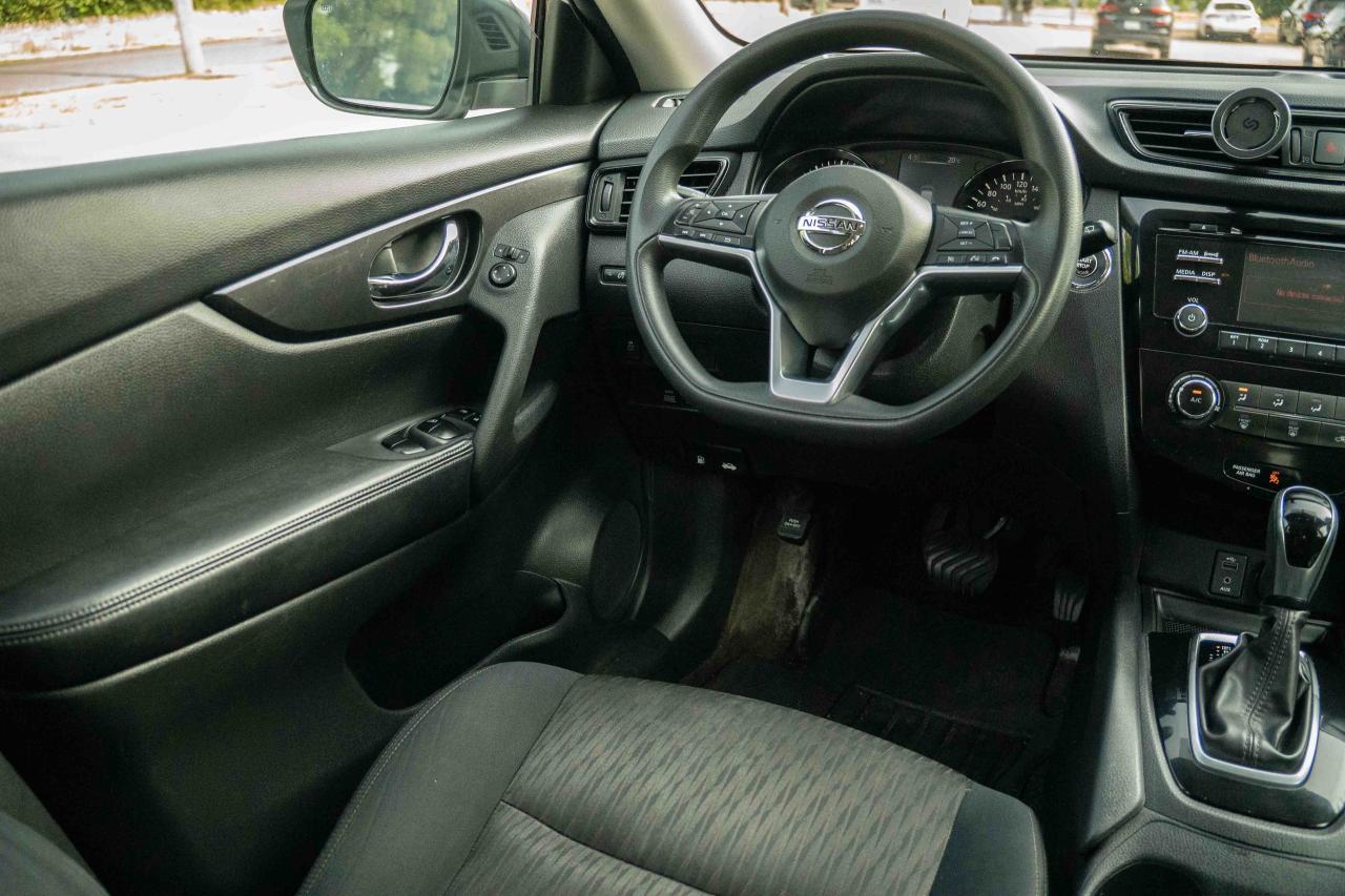 2017 Nissan Rogue SV - Photo #34
