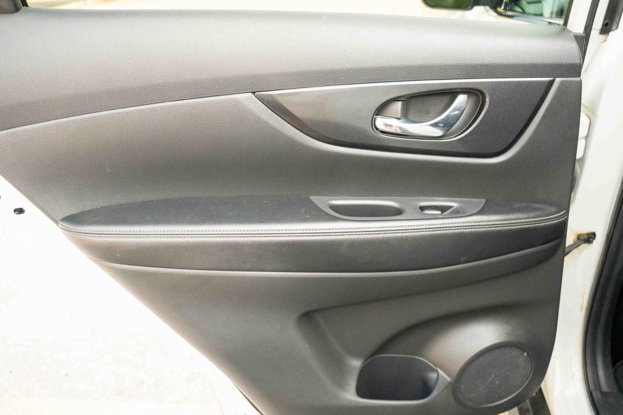 2017 Nissan Rogue SV - Photo #39