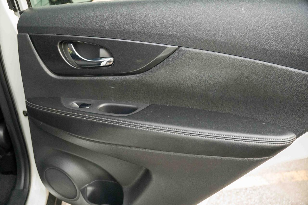 2017 Nissan Rogue SV - Photo #42