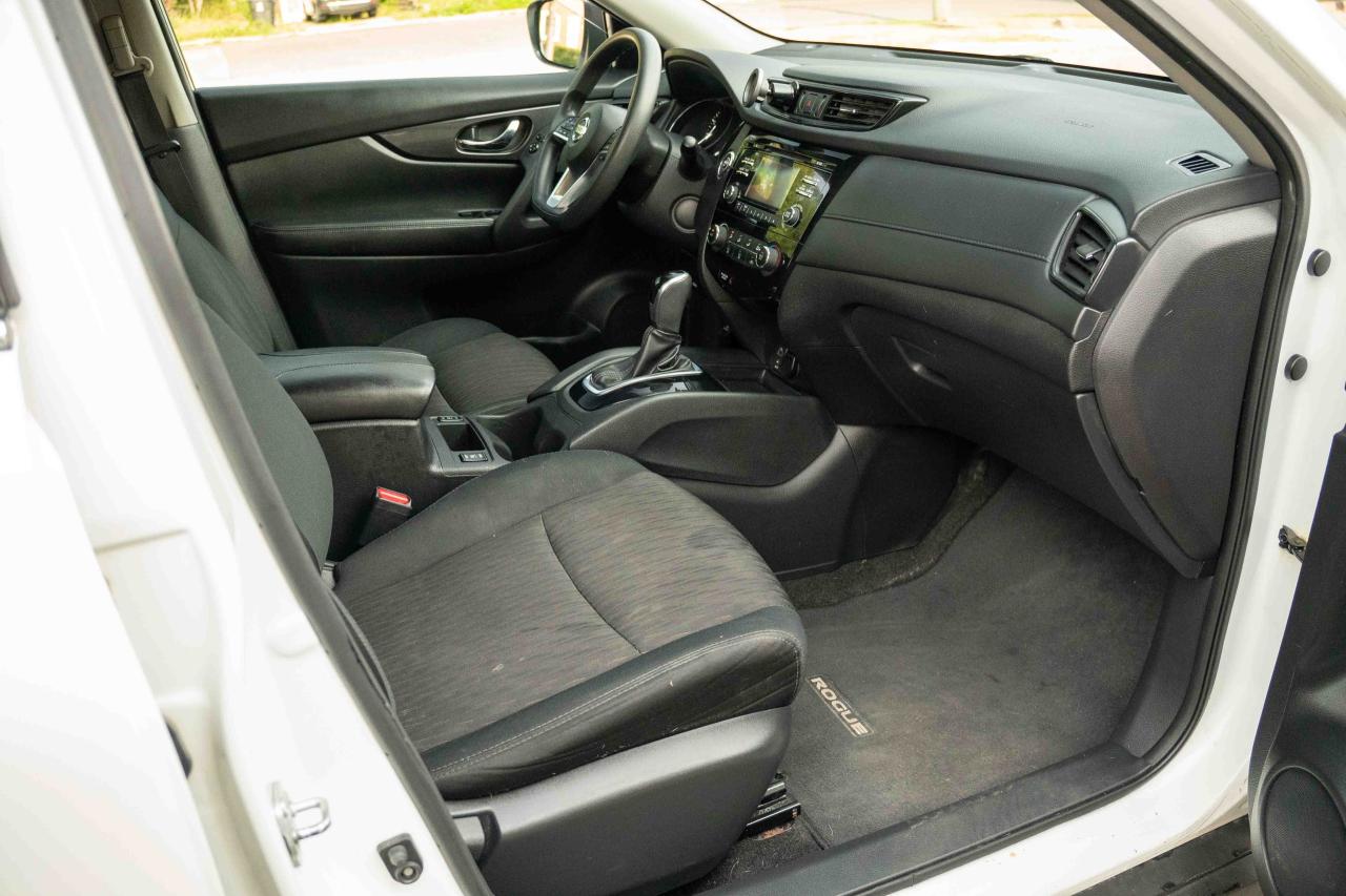 2017 Nissan Rogue SV - Photo #45