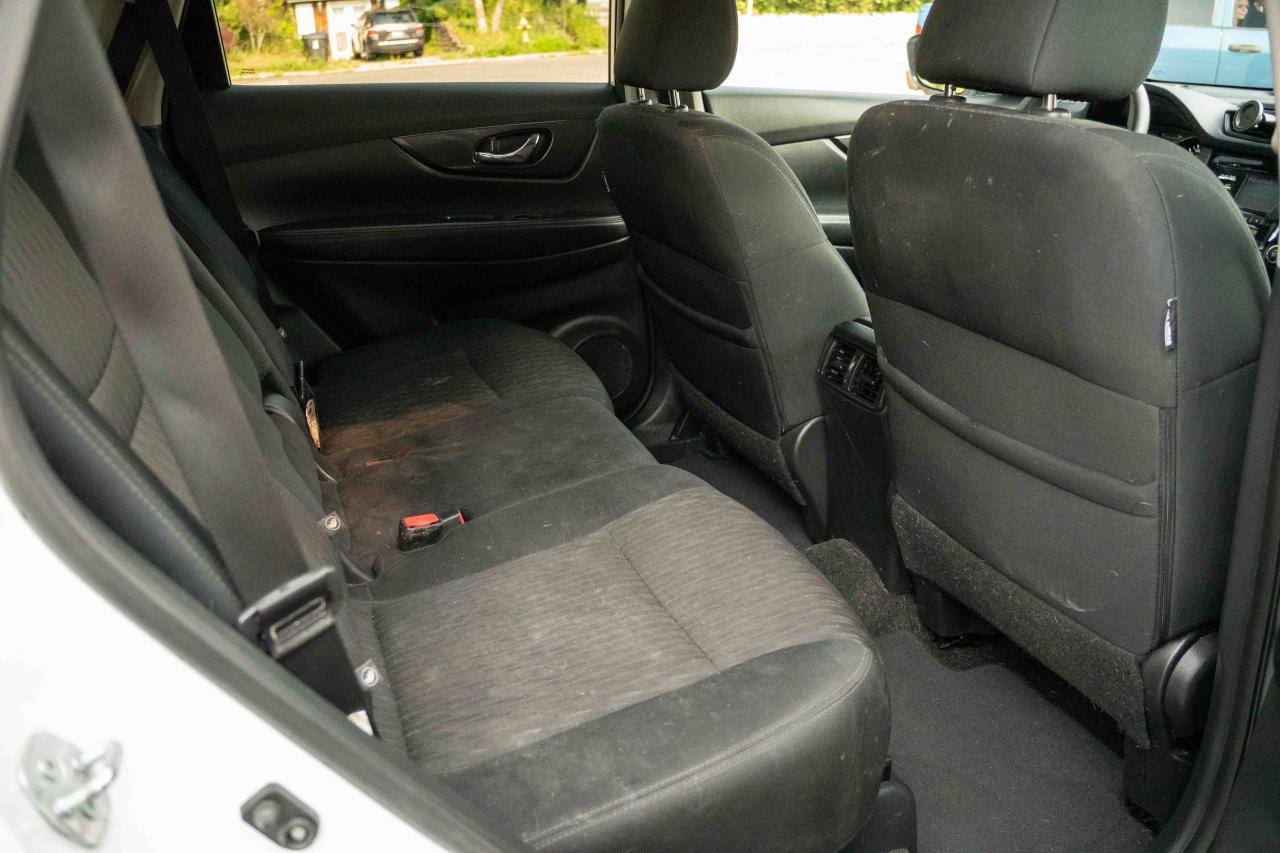 2017 Nissan Rogue SV - Photo #43