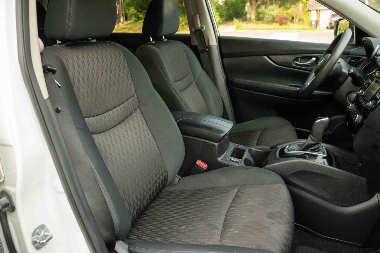 2017 Nissan Rogue SV - Photo #46