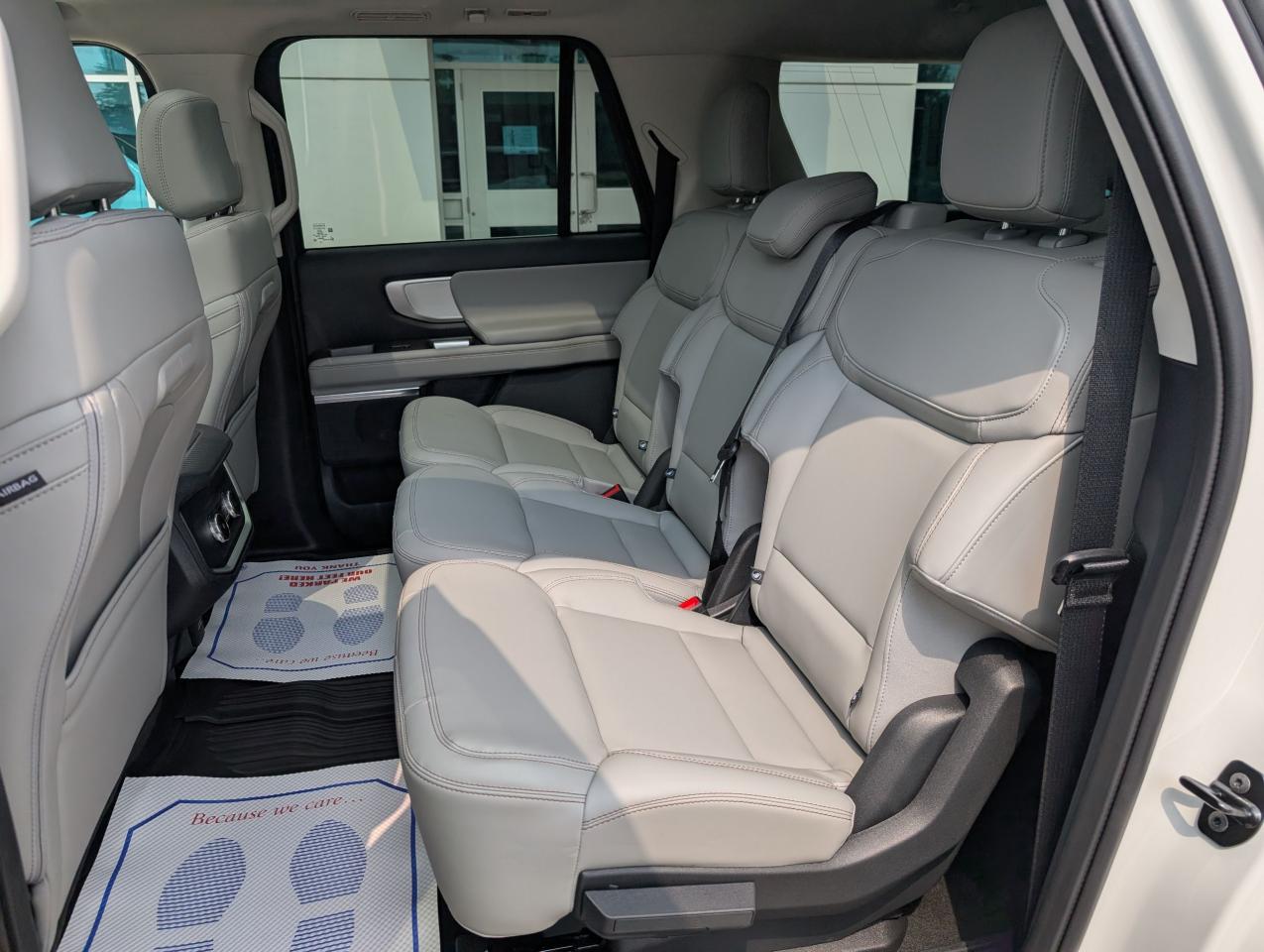 2025 Ford Expedition ACTIVE MAX Photo5