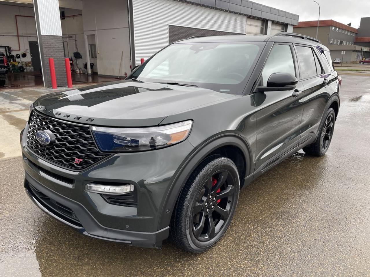 2022 Ford Explorer ST Photo