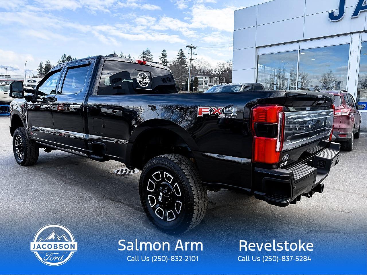 2023 Ford F-350 Super Duty SRW Platinum Photo2