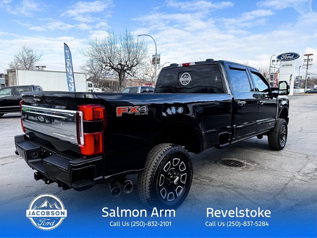 2023 Ford F-350 Super Duty SRW Platinum Photo4