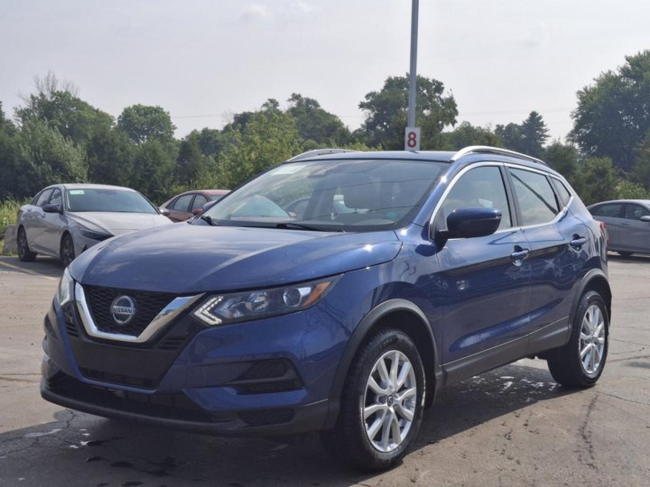 Used 2022 Nissan Qashqai SV AWD | Sunroof | Heated Wheel + Seats | CarPlay + Android | Rear Camera | Alloy Wheels and More ! for sale in Guelph, ON
