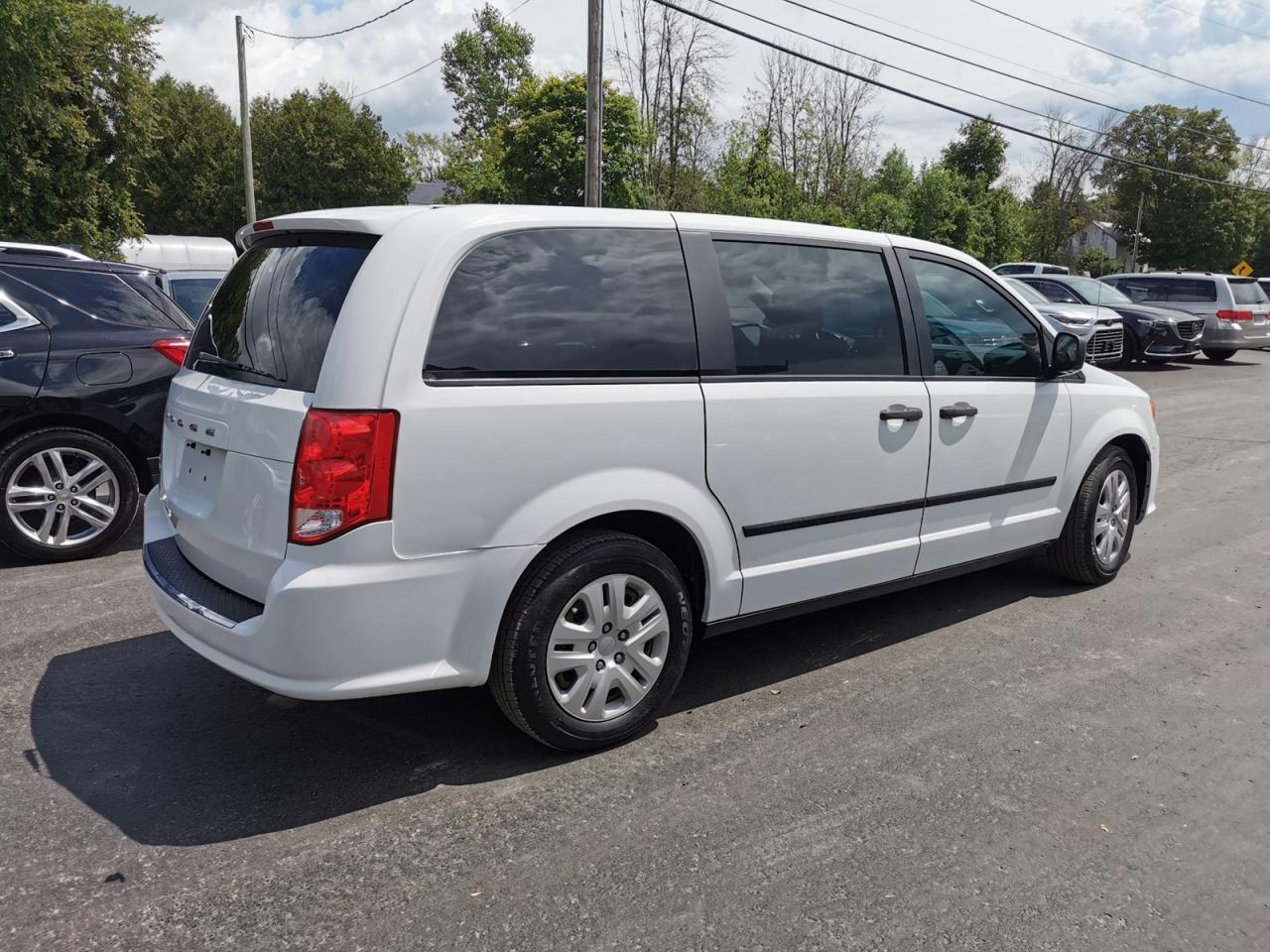 2016 Dodge Grand Caravan SE Photo4