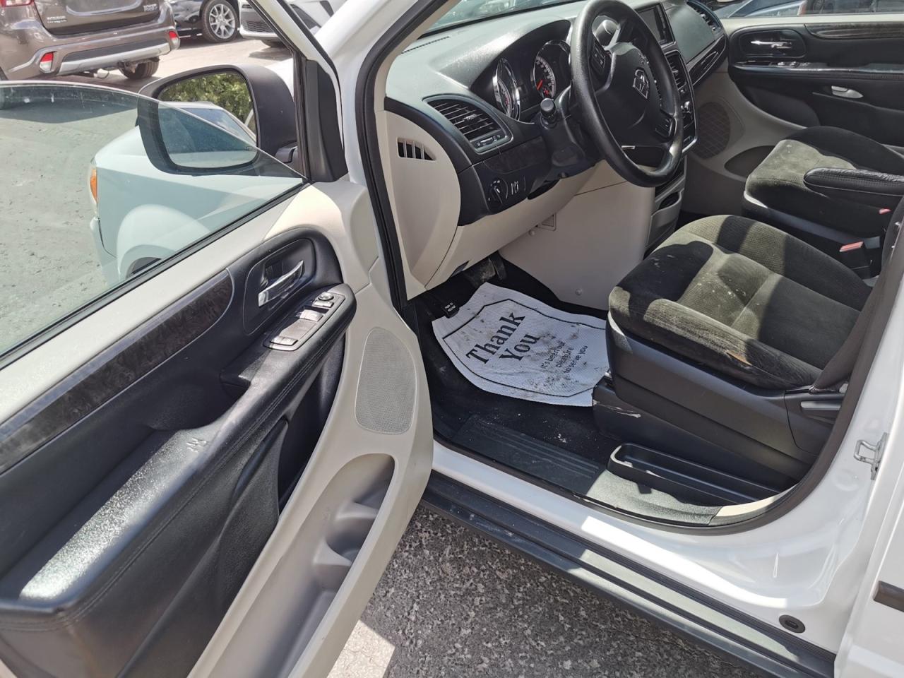 2016 Dodge Grand Caravan SE - Photo #10