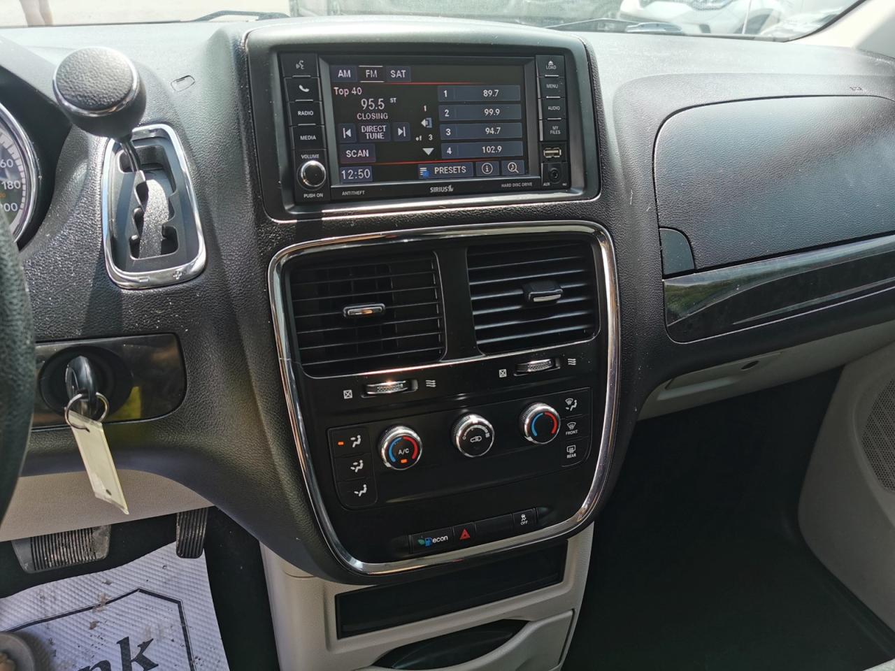 2016 Dodge Grand Caravan SE - Photo #16