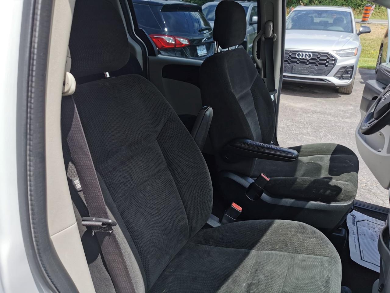 2016 Dodge Grand Caravan SE - Photo #21