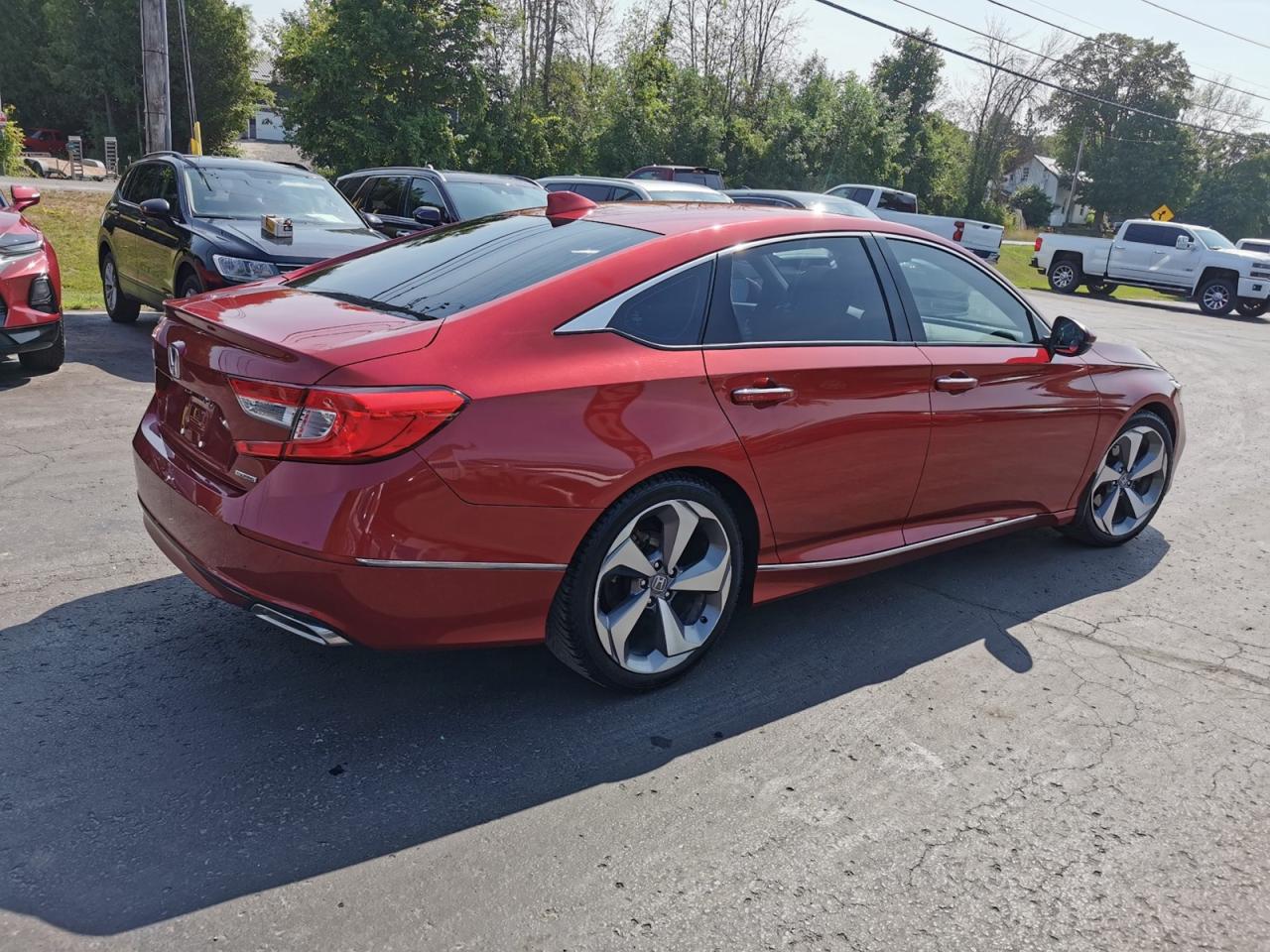 2018 Honda Accord Touring Photo4