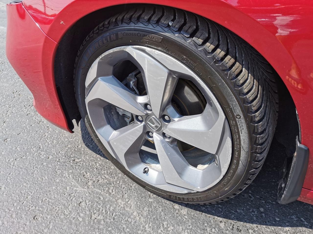 2018 Honda Accord Touring - Photo #9