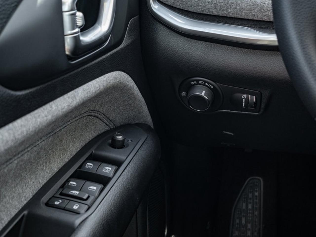 2026 Jeep Compass Sport Photo