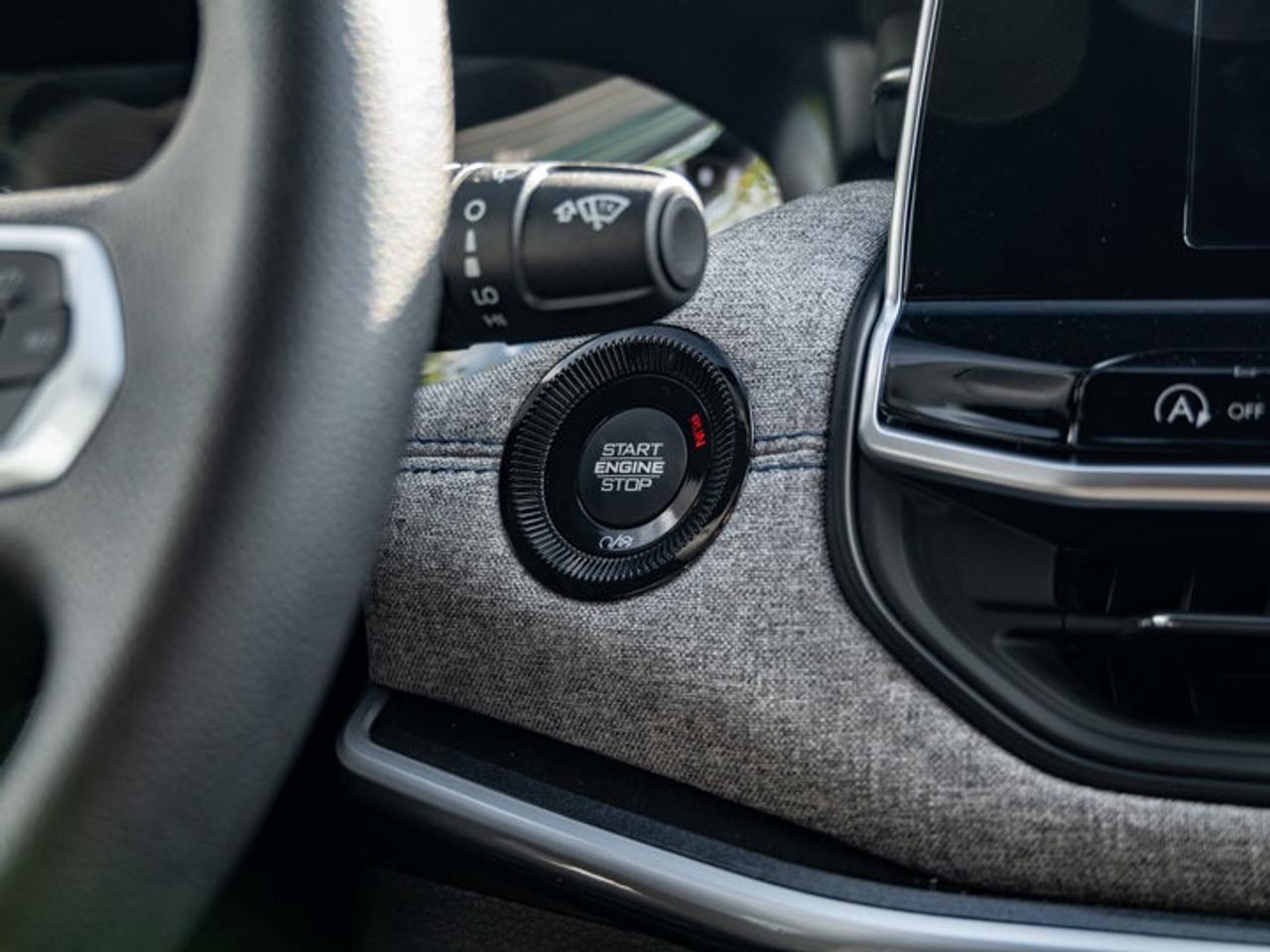 2026 Jeep Compass Sport Photo