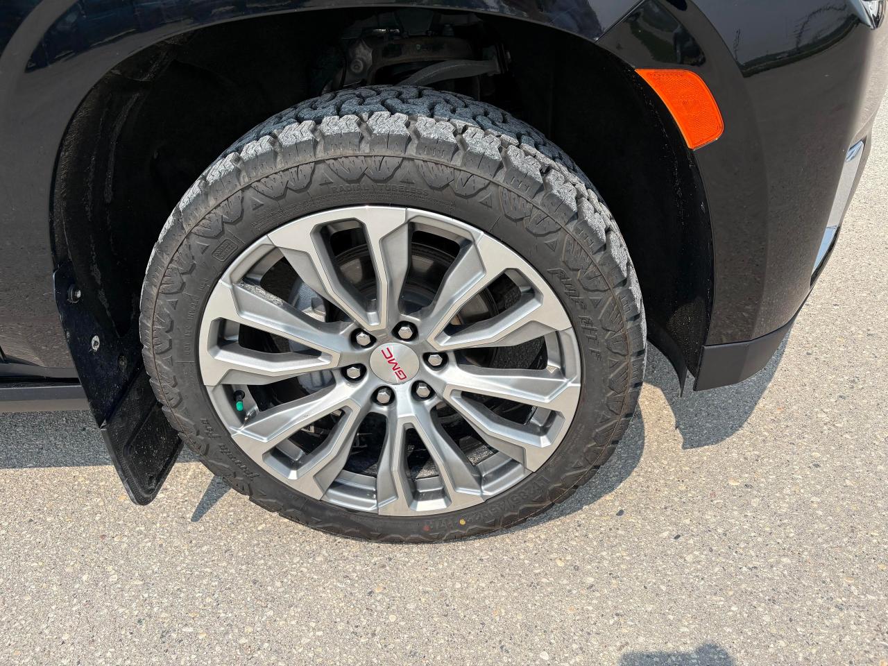 2021 GMC Yukon Denali Premium Photo5
