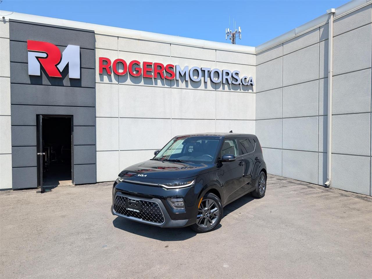 2022 Kia Soul EX - SUNROOF - HTD SEATS - REV CAM