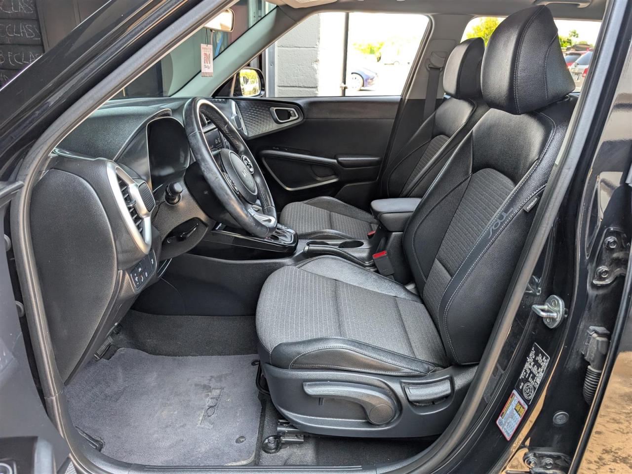 2022 Kia Soul EX - SUNROOF - HTD SEATS - REV CAM