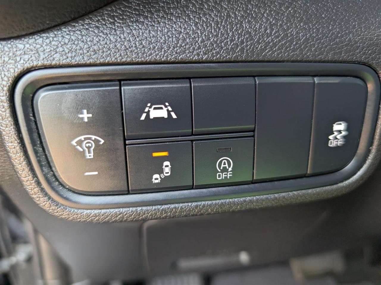 2022 Kia Soul EX - SUNROOF - HTD SEATS - REV CAM