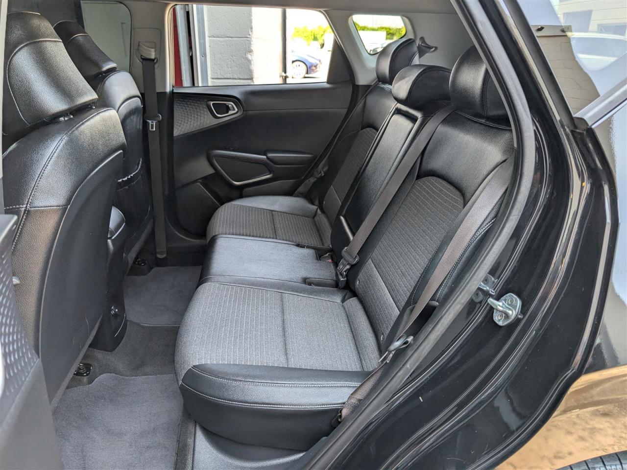2022 Kia Soul EX - SUNROOF - HTD SEATS - REV CAM
