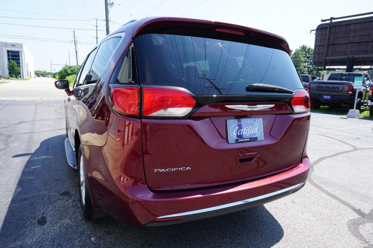 2017 Chrysler Pacifica V6 TOURING-L *7 SEATS* CERTIFIED NAV CAMERA BLUETOOTH LEATHER HEATED CRUISE ALLOYS Photo4