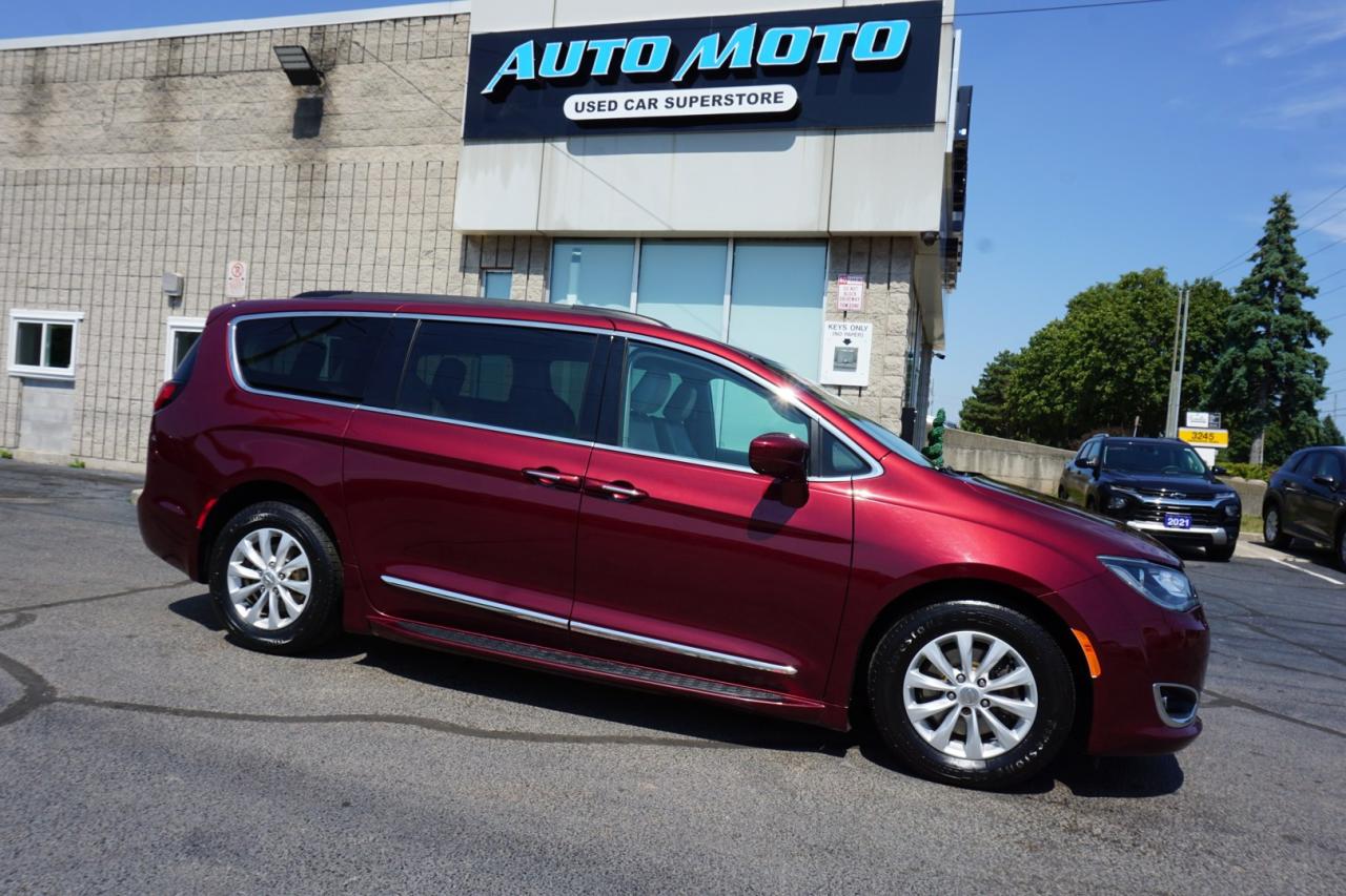 Used 2017 Chrysler Pacifica V6 TOURING-L *7 SEATS* CERTIFIED NAV CAMERA BLUETOOTH LEATHER HEATED CRUISE ALLOYS for sale in Burlington, ON