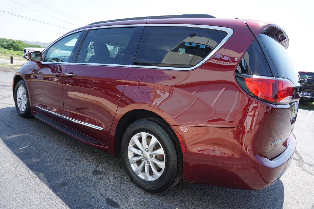 2017 Chrysler Pacifica V6 TOURING-L *7 SEATS* CERTIFIED NAV CAMERA BLUETOOTH LEATHER HEATED CRUISE ALLOYS - Photo #4