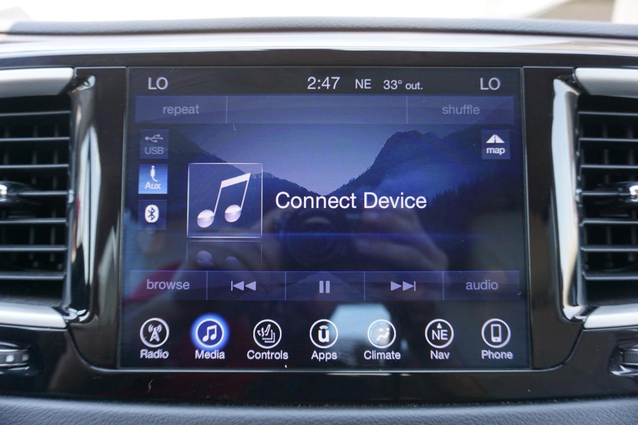 2017 Chrysler Pacifica V6 TOURING-L *7 SEATS* CERTIFIED NAV CAMERA BLUETOOTH LEATHER HEATED CRUISE ALLOYS - Photo #34