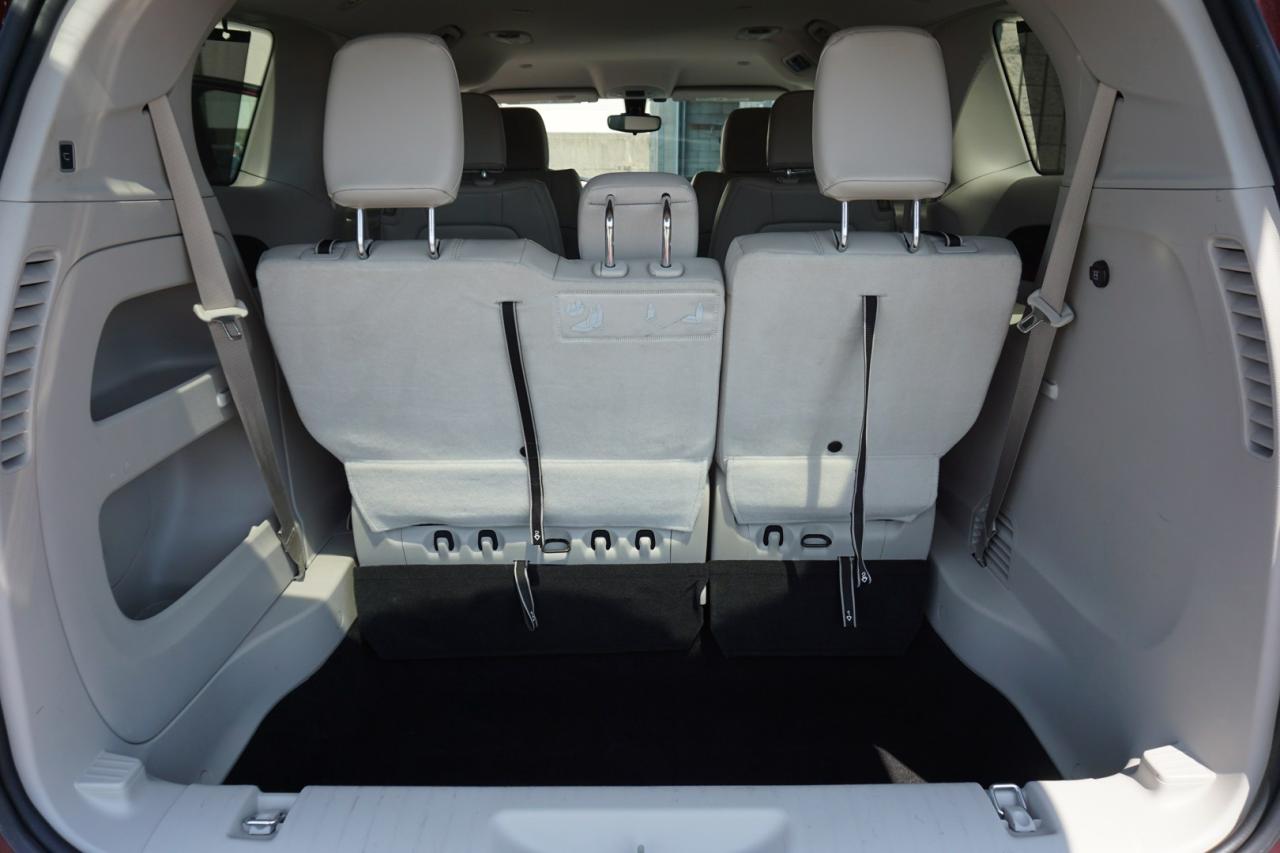 2017 Chrysler Pacifica V6 TOURING-L *7 SEATS* CERTIFIED NAV CAMERA BLUETOOTH LEATHER HEATED CRUISE ALLOYS - Photo #37