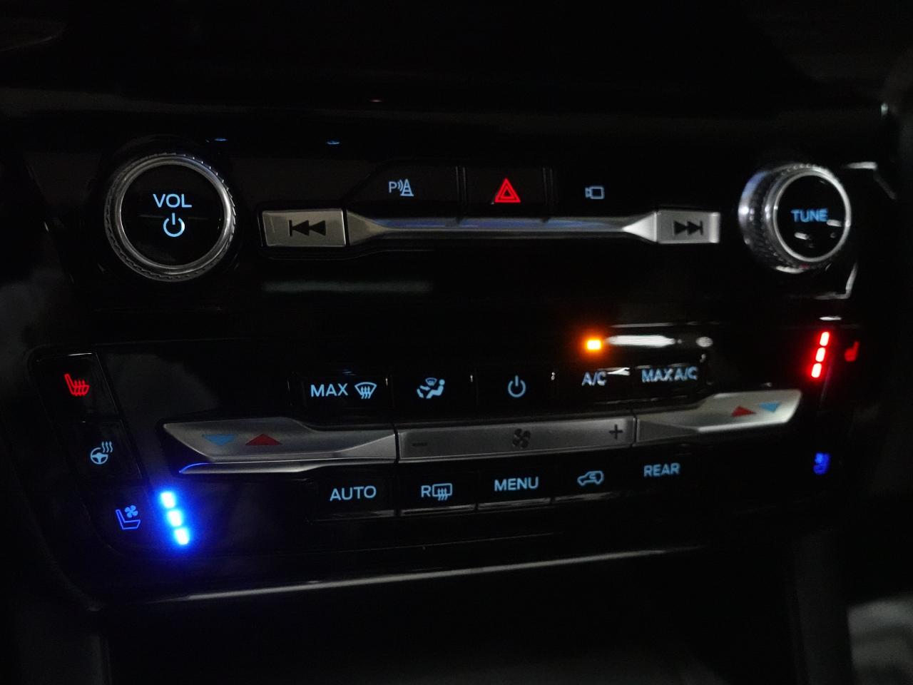 2022 Ford Explorer LIMITED | 4WD | Nav | Leather | Panoroof | CarPlay