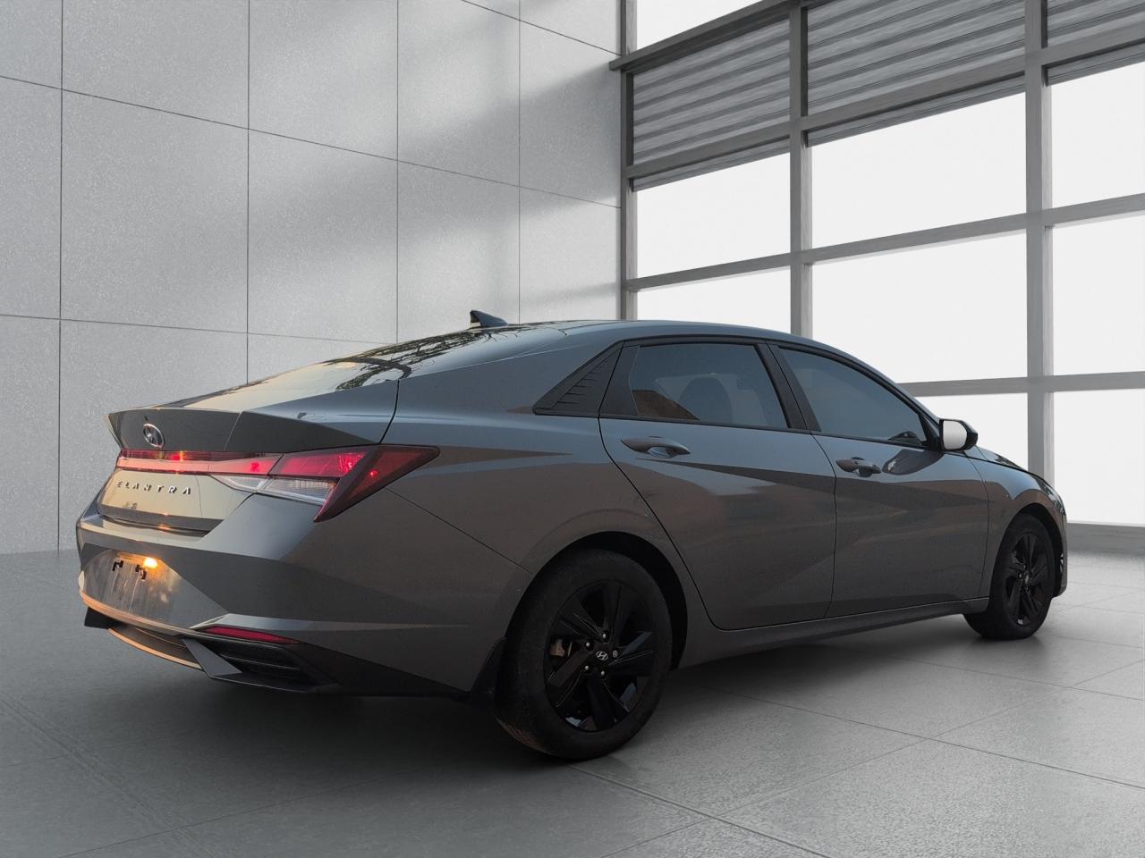2022 Hyundai Elantra Preferred - Photo #8