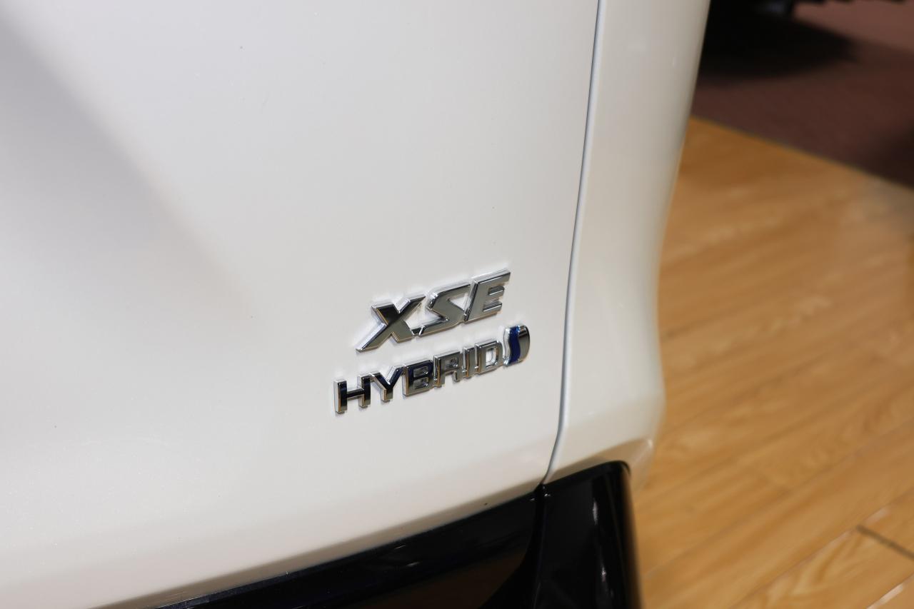 2021 Toyota RAV4 HYBRID XSE AWD - SUNROOF|LEATHER|CAMERA|BLINDSPOT - Photo #6