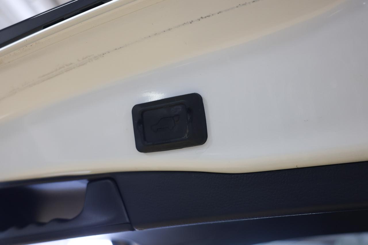 2021 Toyota RAV4 HYBRID XSE AWD - SUNROOF|LEATHER|CAMERA|BLINDSPOT - Photo #24