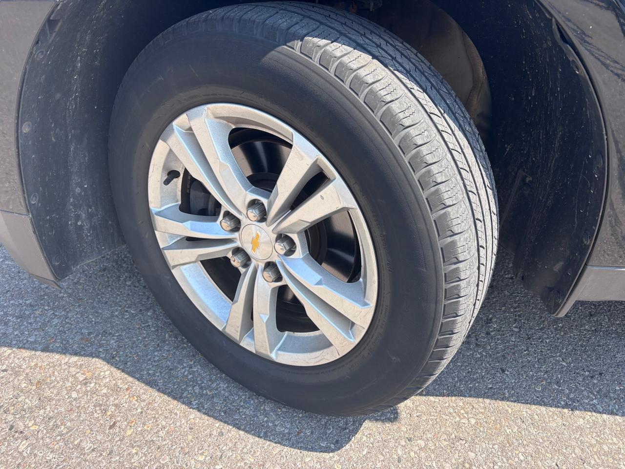2015 Chevrolet Equinox LT 6 CYL LOW KMS - Photo #2