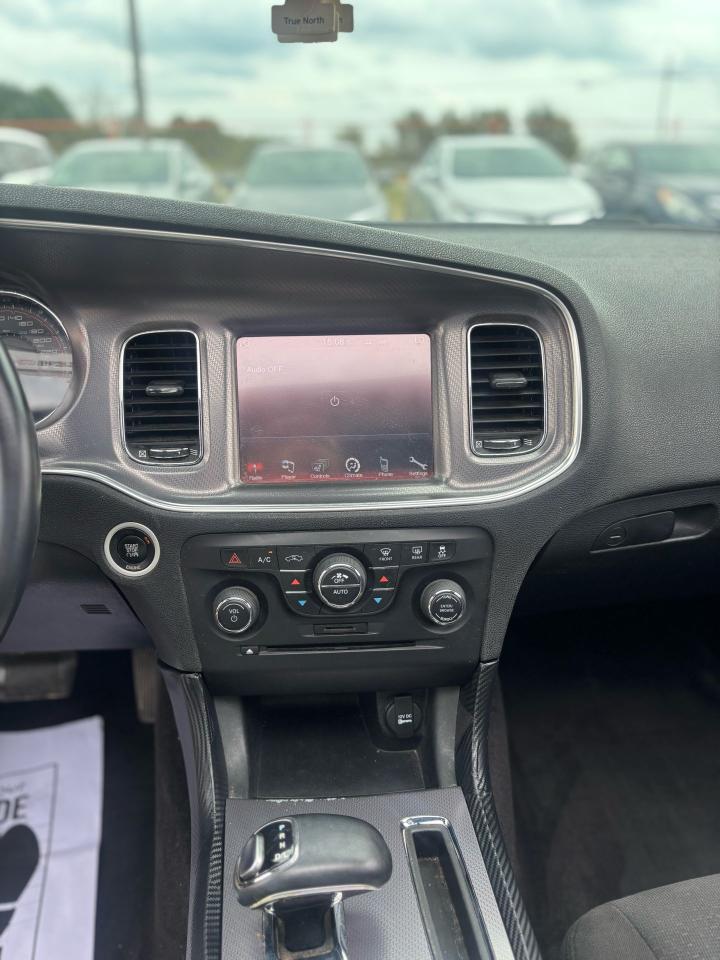 2014 Dodge Charger SXT - Photo #13