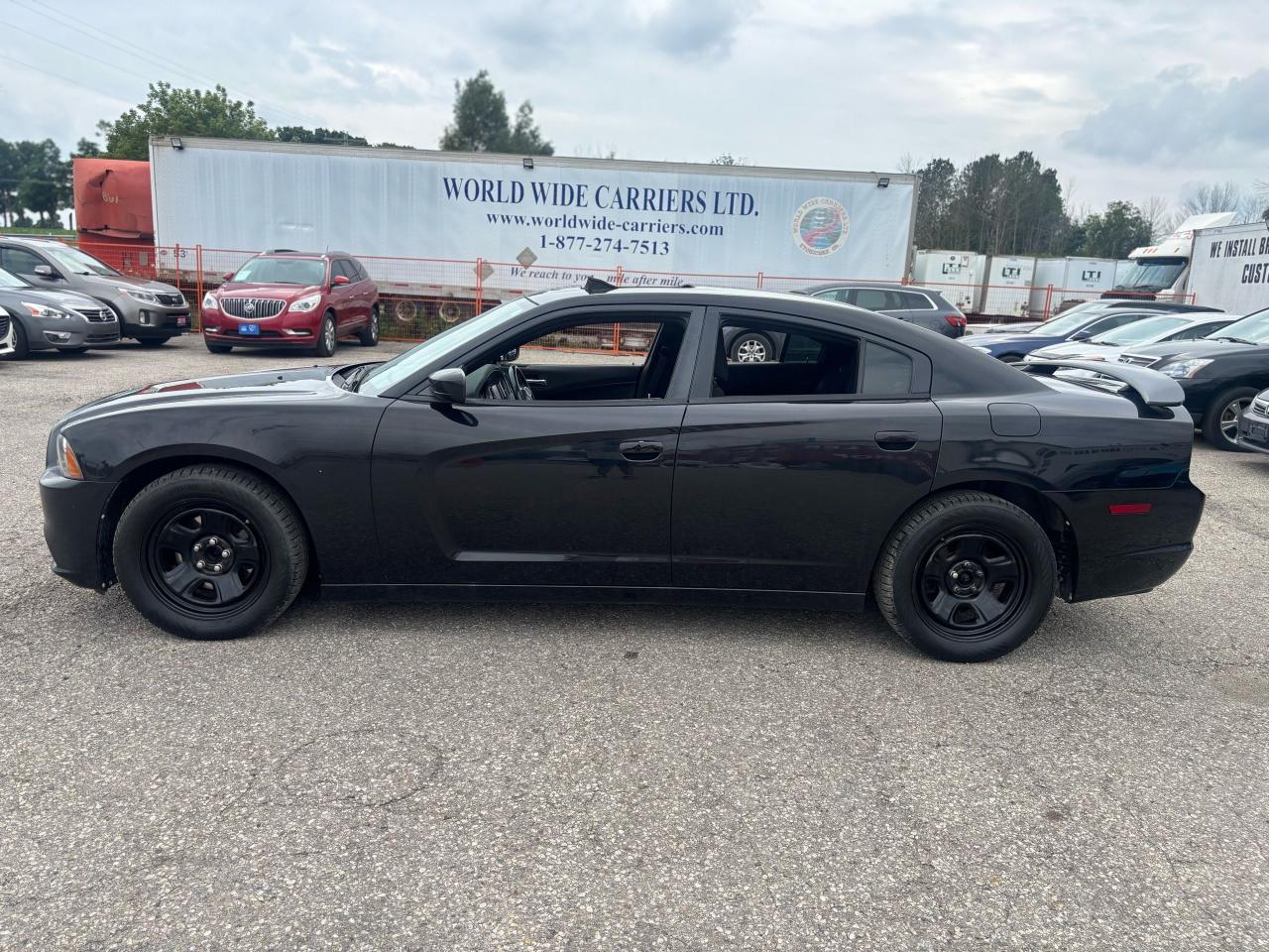 2014 Dodge Charger SXT Photo2