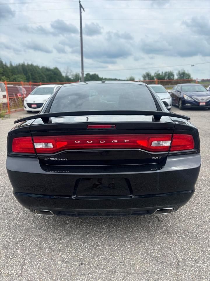 2014 Dodge Charger SXT - Photo #6