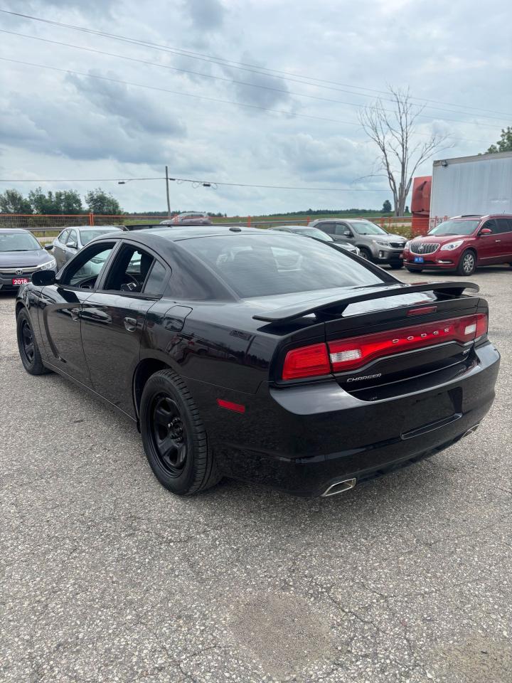 2014 Dodge Charger SXT Photo3