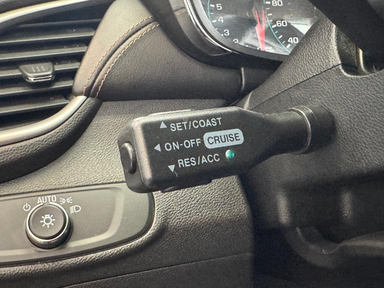 2019 Chevrolet Trax LS+Cruise Control+A/C+Camera+CLEAN CARFAX Photo101