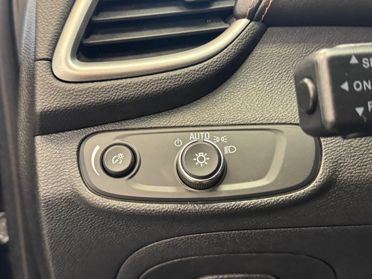 2019 Chevrolet Trax LS+Cruise Control+A/C+Camera+CLEAN CARFAX Photo102