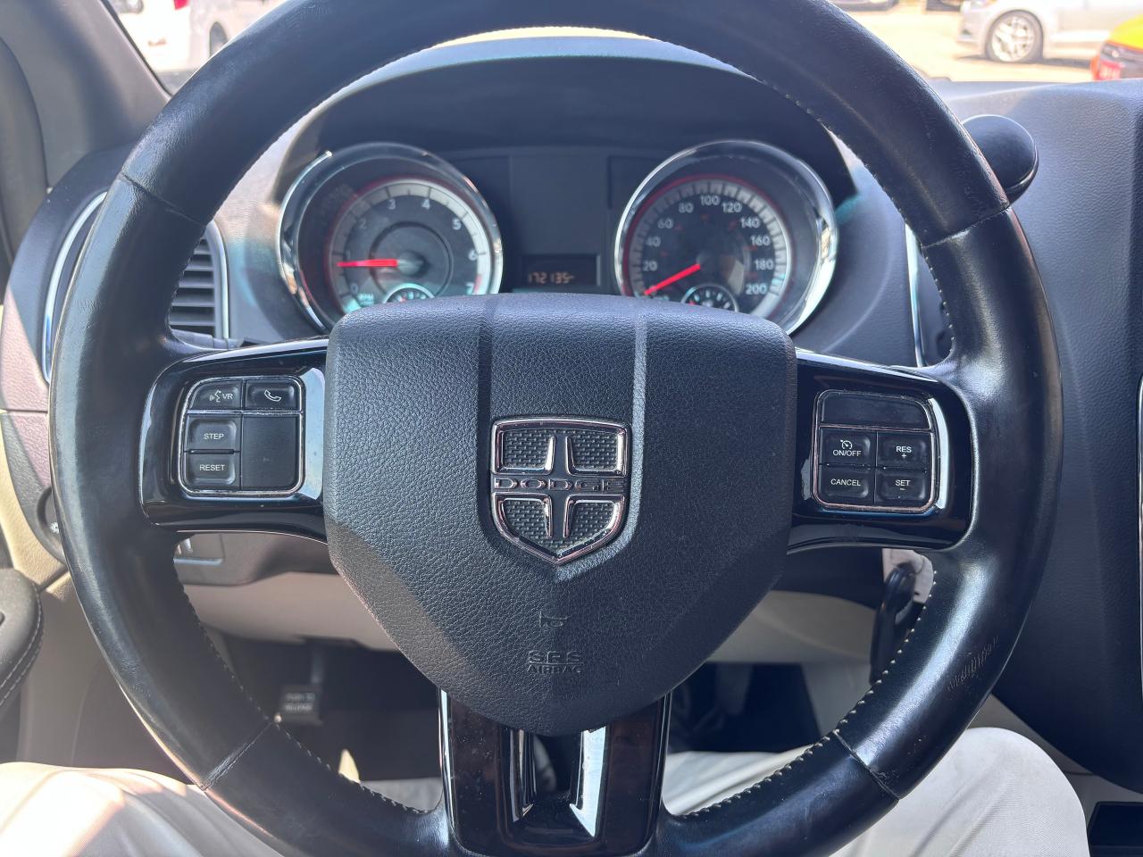 2016 Dodge Grand Caravan SXT LOADED EXTRA CLEAN! - Photo #21