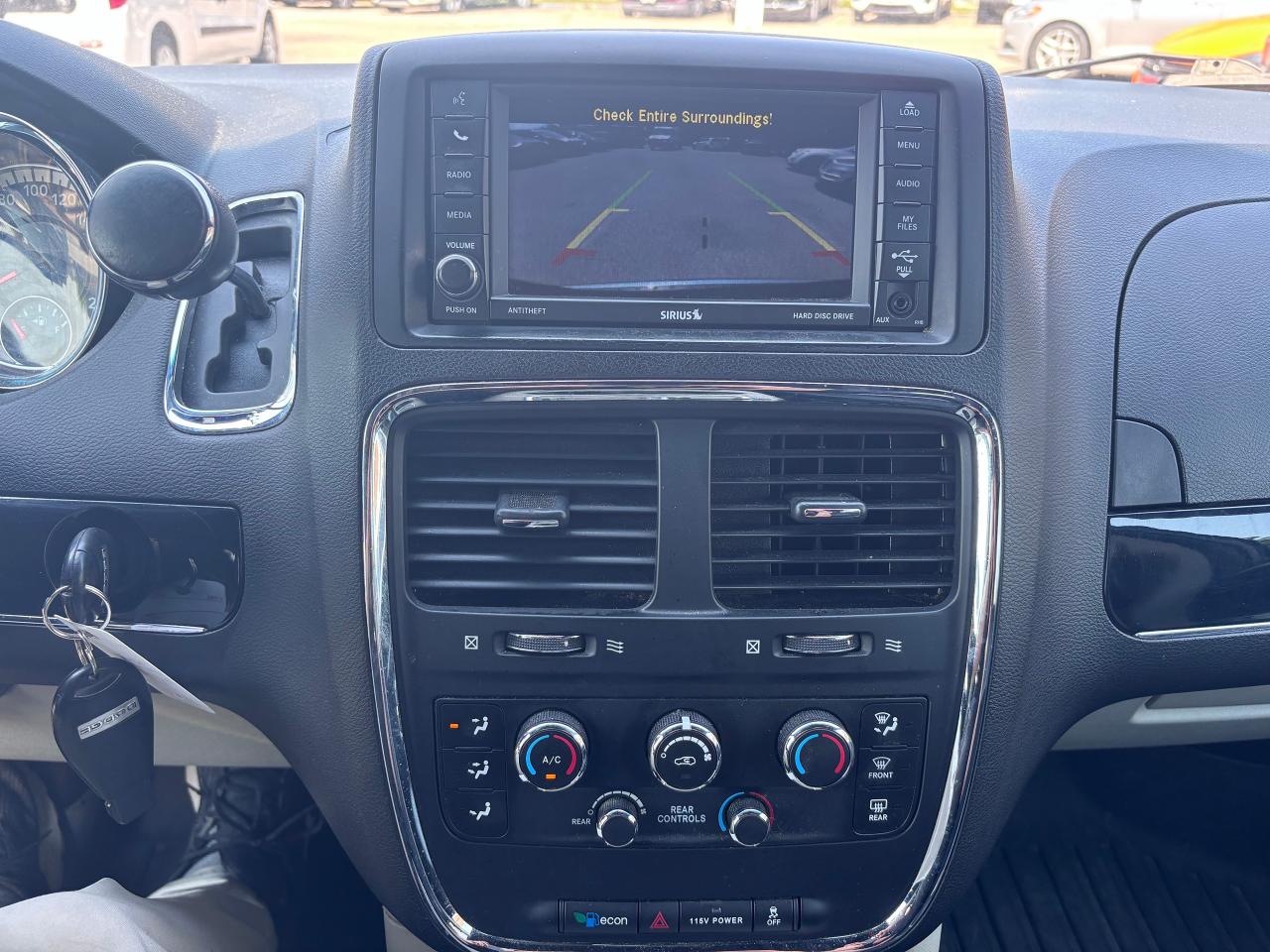 2016 Dodge Grand Caravan SXT LOADED EXTRA CLEAN! - Photo #24