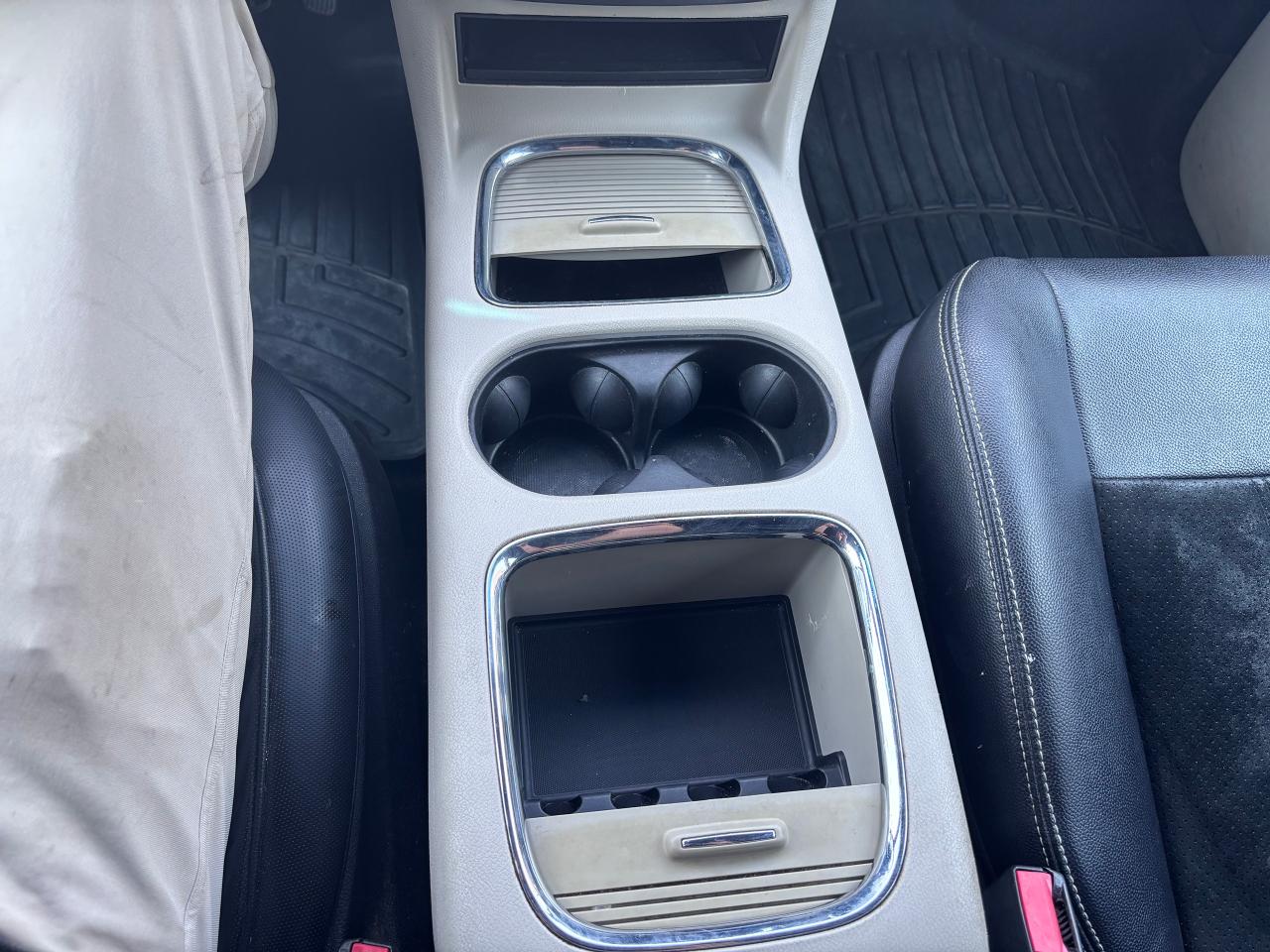 2016 Dodge Grand Caravan SXT LOADED EXTRA CLEAN! - Photo #27