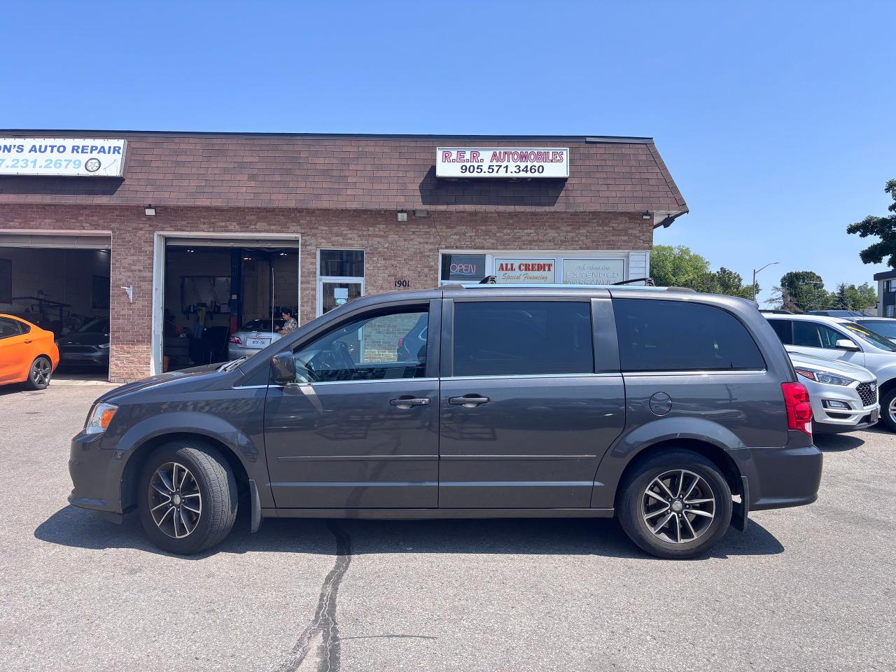 Used 2016 Dodge Grand Caravan SXT LOADED EXTRA CLEAN! for sale in Oshawa, ON